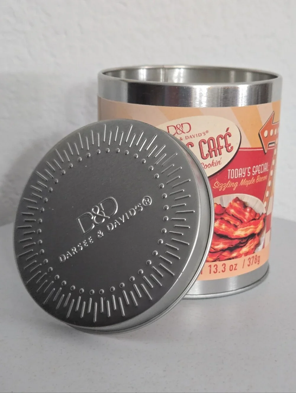 Darsee & David's Double Wick Candle Maple Bacon scent, tin canister and lid  NEW